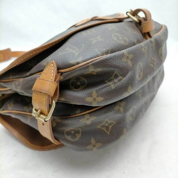 Authentic Louis Vuitton Saumur 30 Crossbody Bag - Picture 5 of 10